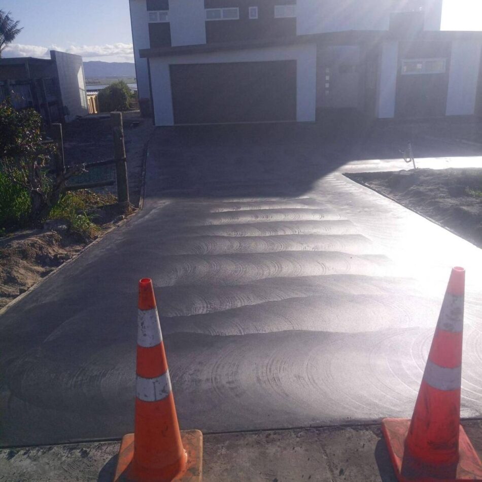 Concrete Driveways: The Perfect Blend of Durability & Aesthetics